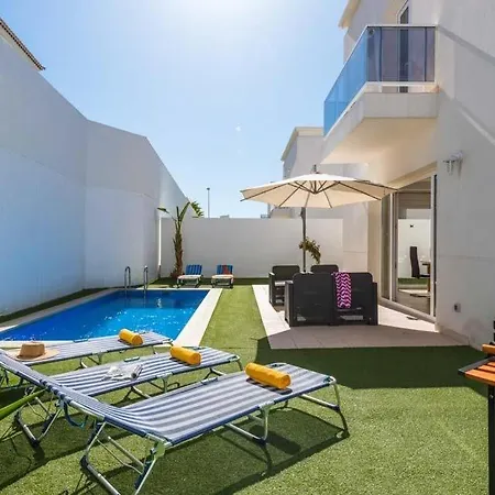 Playa De Fanabe Sleeps 8 Pool Air Con Wifi アデヘ