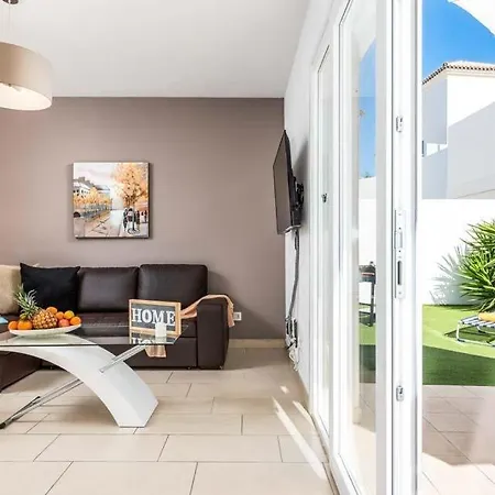 ヴィラ Playa De Fanabe Sleeps 8 Pool Air Con Wifi
