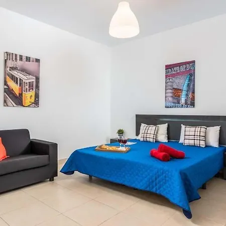 Playa De Fanabe Sleeps 8 Pool Air Con Wifi ヴィラ アデヘ
