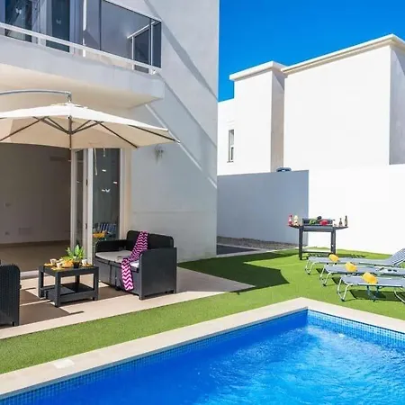 Playa De Fanabe Sleeps 8 Pool Air Con Wifi Villa