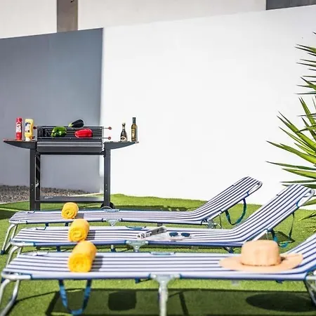 Playa De Fanabe Sleeps 8 Pool Air Con Wifi Villa