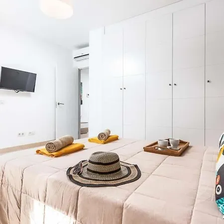 Villa Playa De Fanabe Sleeps 8 Pool Air Con Wifi *